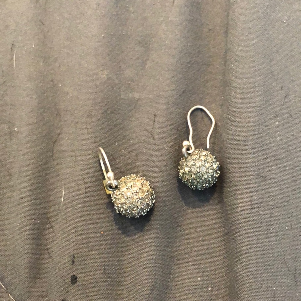 ❣️{BUY IT NOW SALE} $6 silver earrings